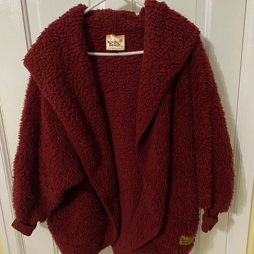 Red velvet Nordic beach